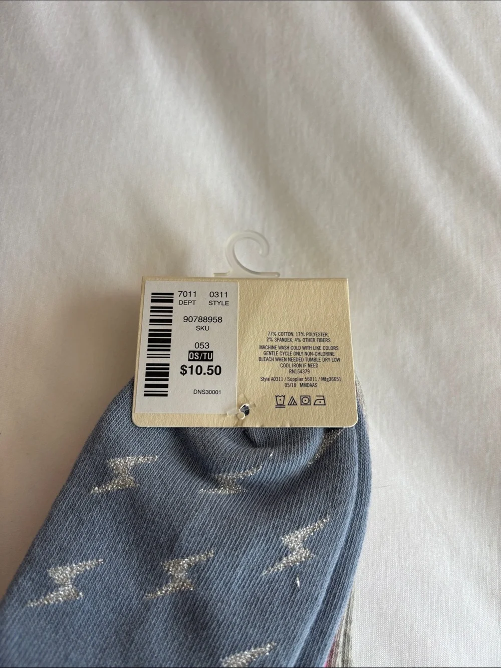 Aeropostale Ladies 3-Pack Ankle Socks in Gray, Pink, Blue W Lightening Bolts